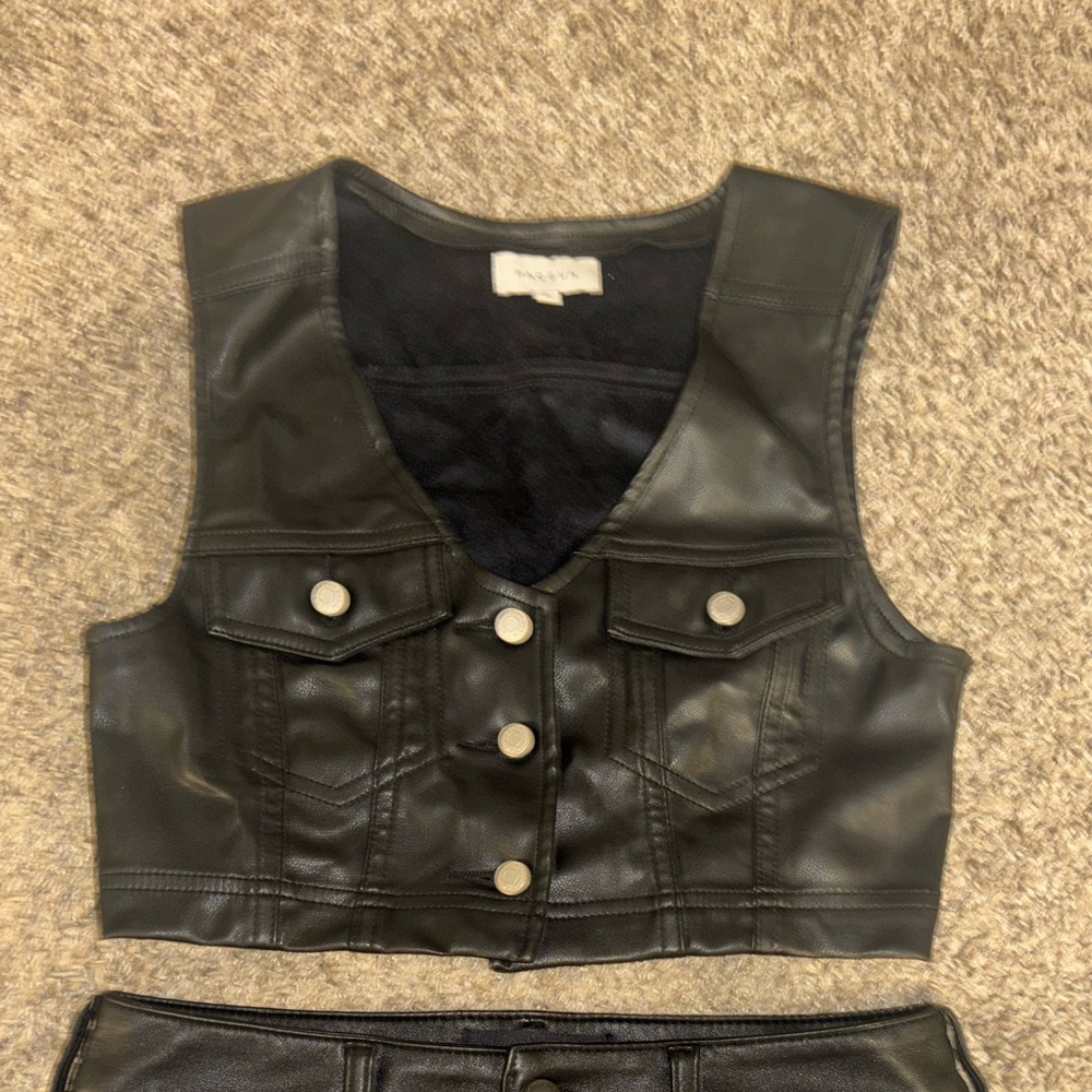 Leather corset button up